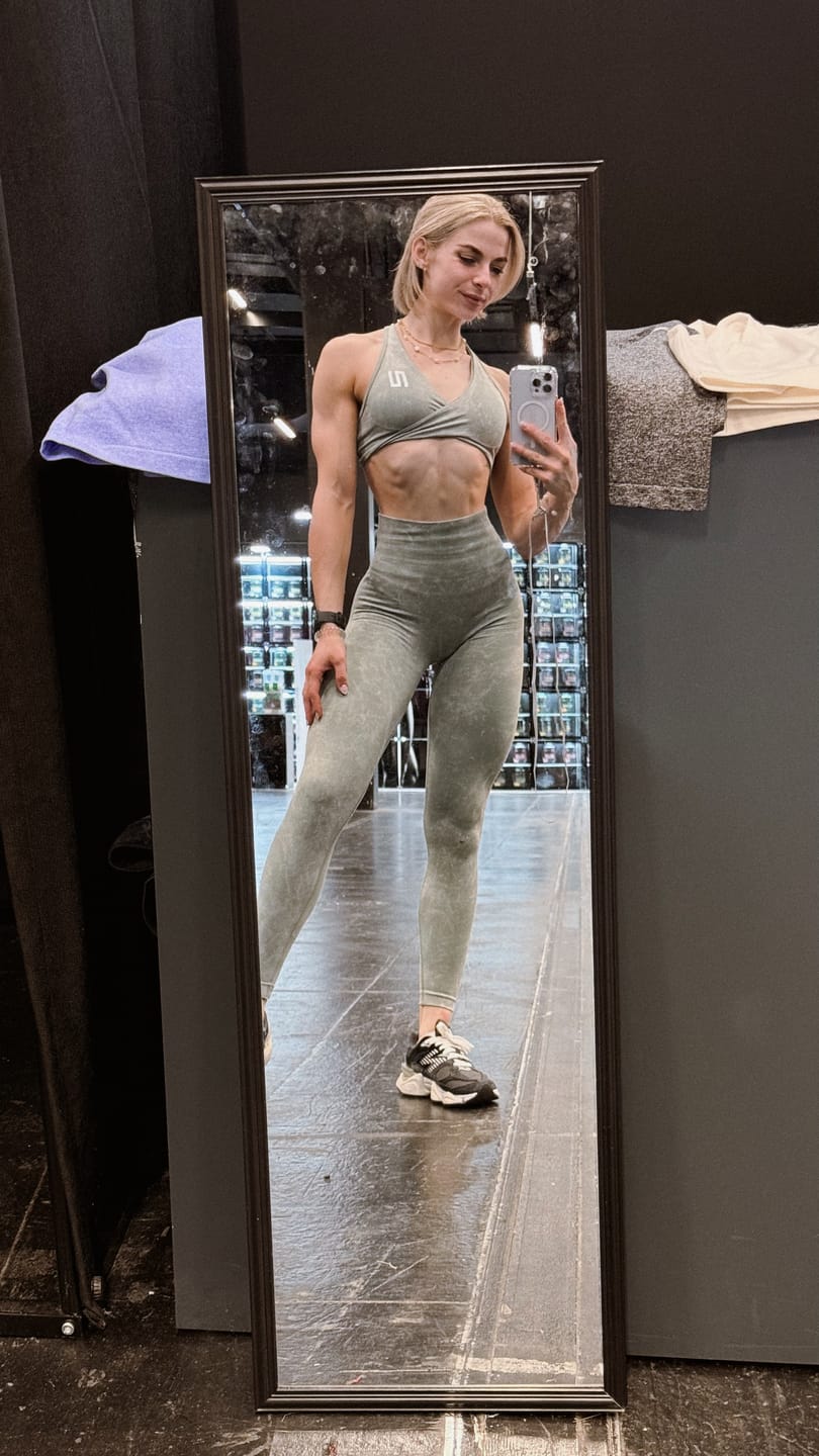 Customer photo review of Shadow Leggings