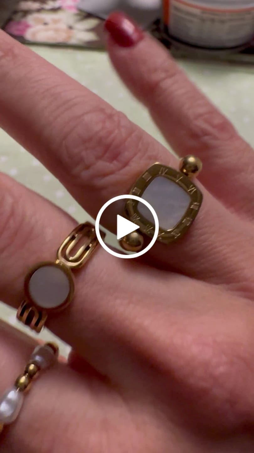 Customer video review of Anel Square Charm Giratório Banhado em Ouro 18k