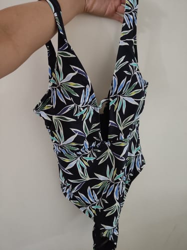Reseña con foto de un cliente sobre Traje De Baño Hojas Paradiso