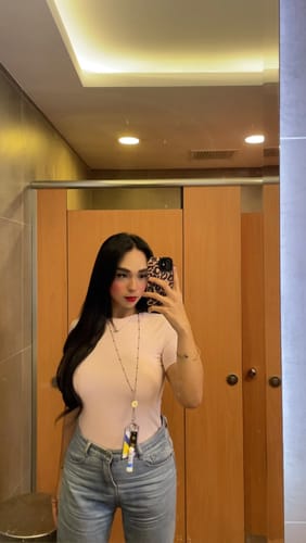 Customer photo review of 22" Hollywood Waves