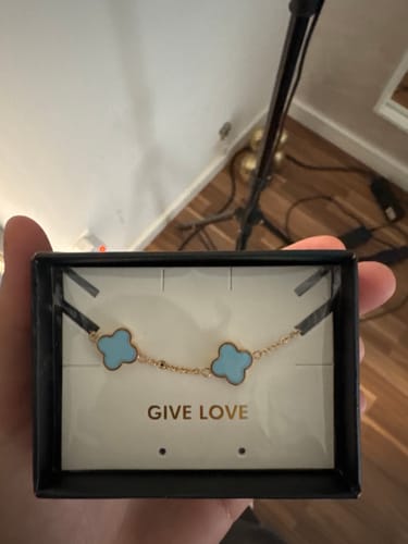 Kundenbewertung mit Foto zu Baby Blue Clover Armband