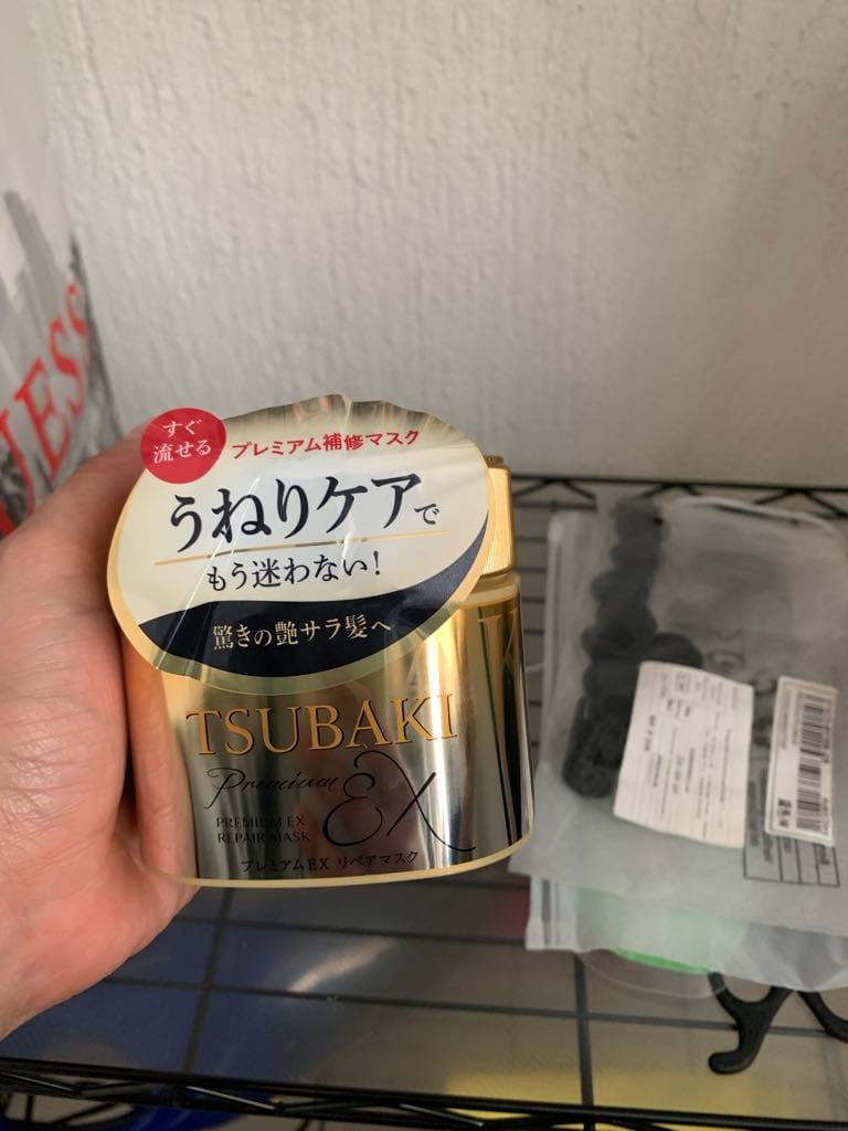 Customer photo review of Tsubaki Premium Ex Intensive Repair Mask 180g
