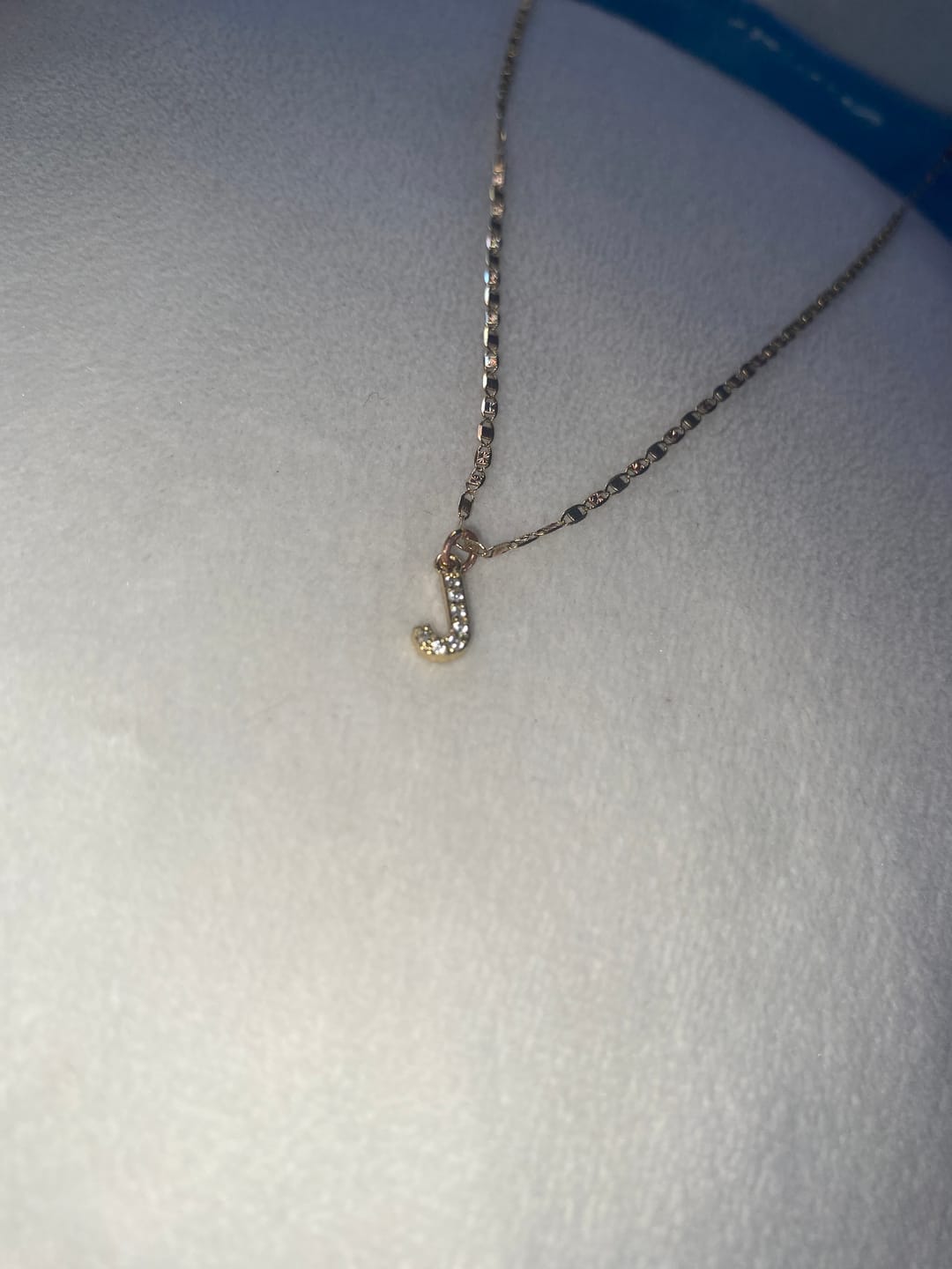 Customer photo review of CC Dijes Letras minis (Pulsera y Collar Personalizados)