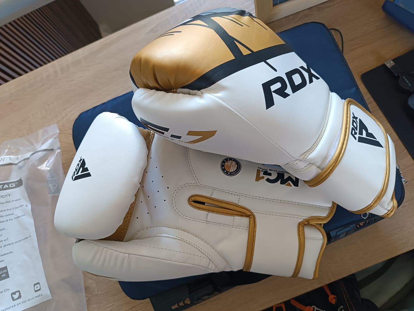 Customer photo review of Guantes de Boxeo Ego F7