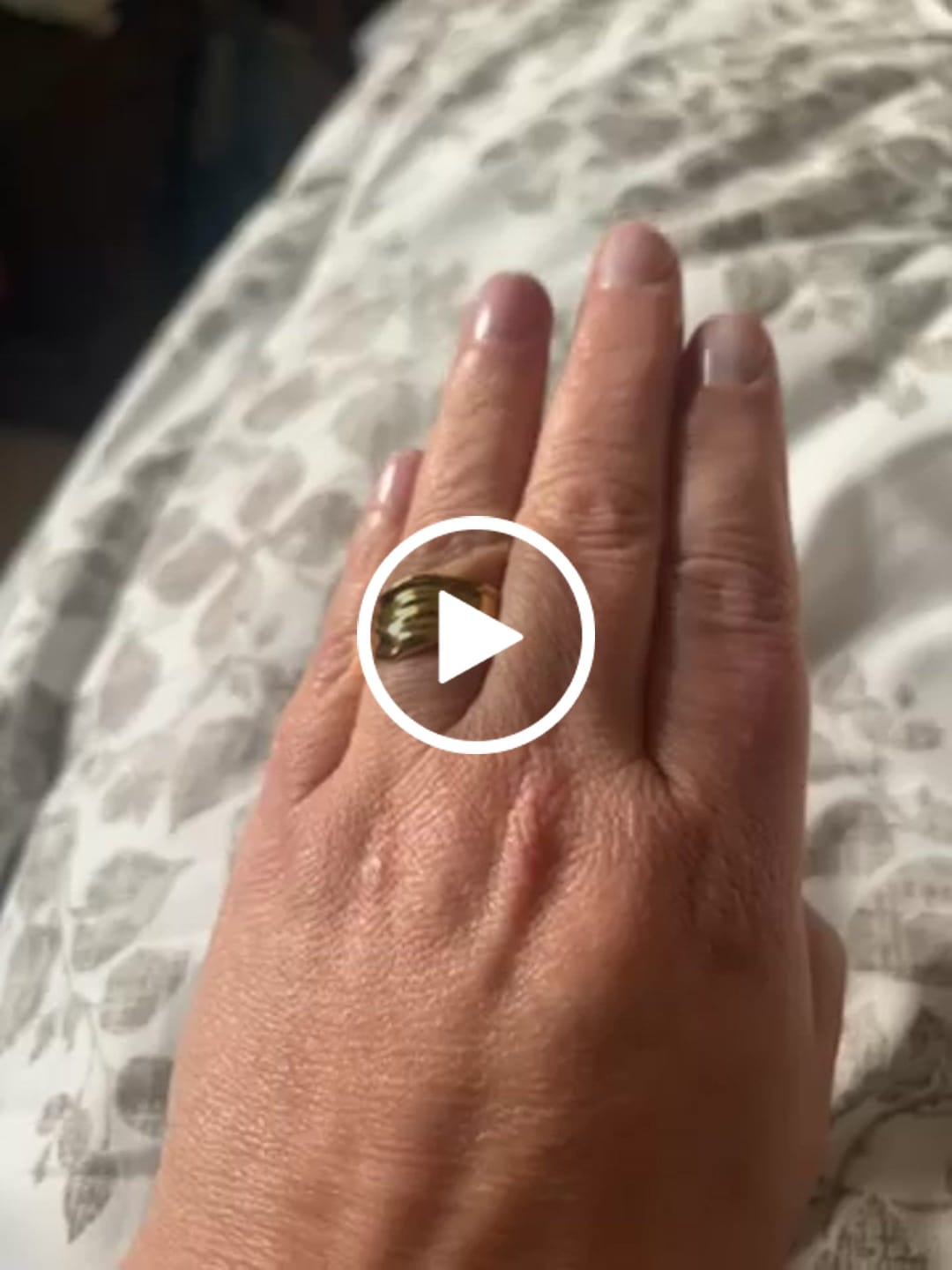 Customer video review of 18K Gold-Filled Hammered Wave Ring