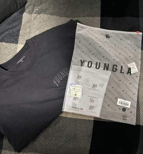 Customer photo review of FOUNDATION CROPPED TEES #4138