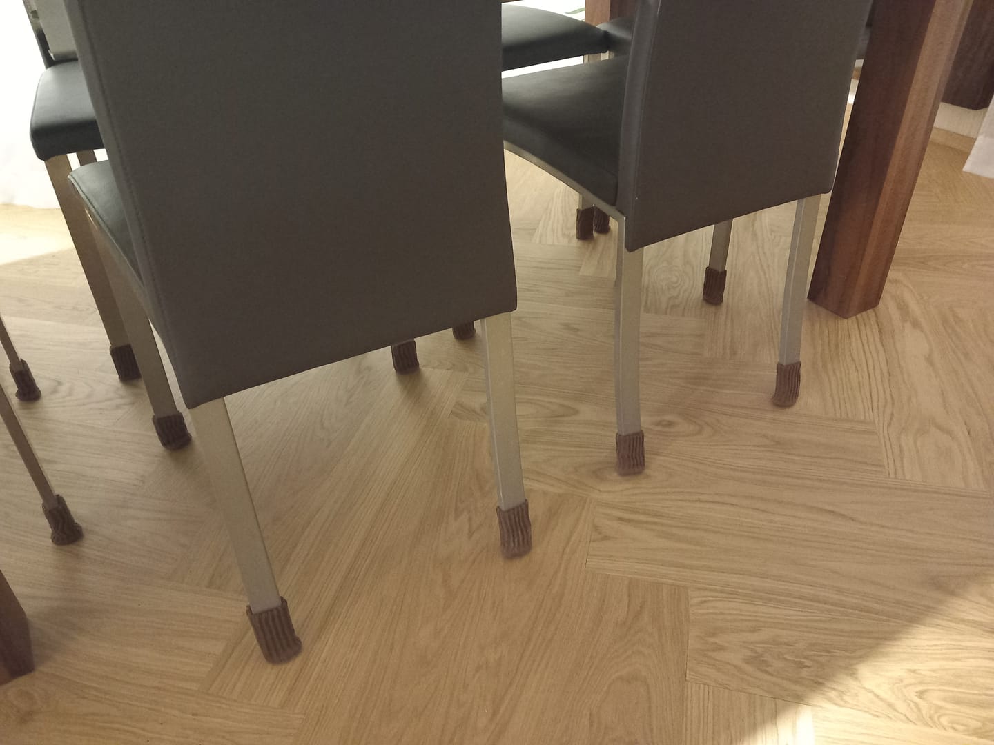 Customer photo review of Stuhlsocken Braun 4er Set
