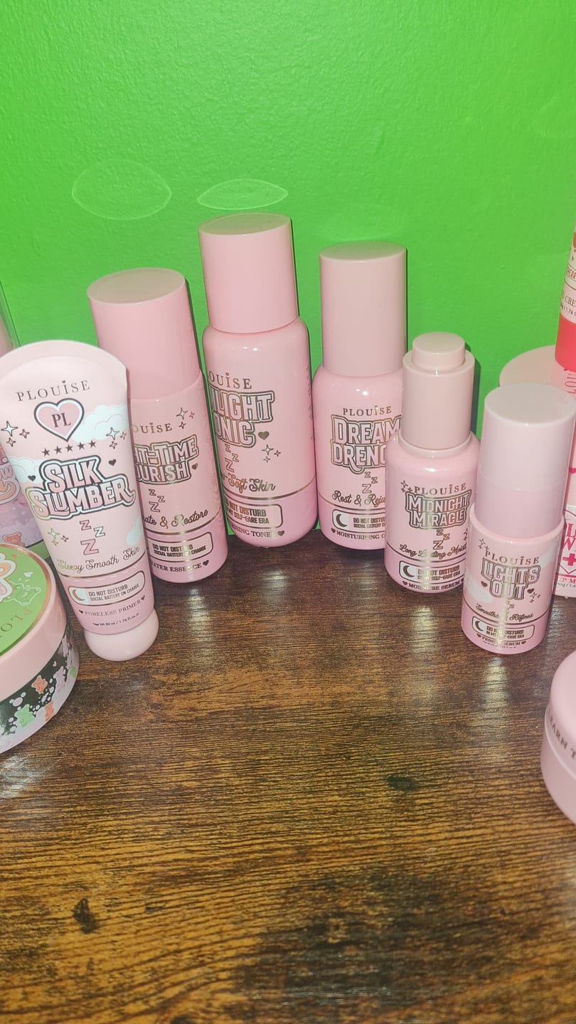 Customer photo review of After Dark - Hitting Snooze Nighttime Skincare Set