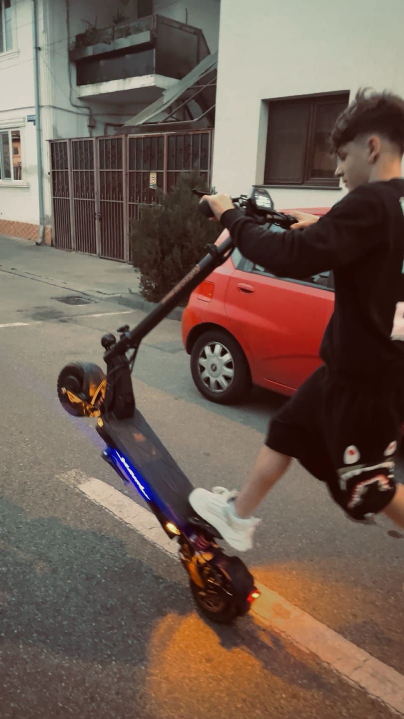 Customer photo review of KuKirin G2 Master Electric Scooter