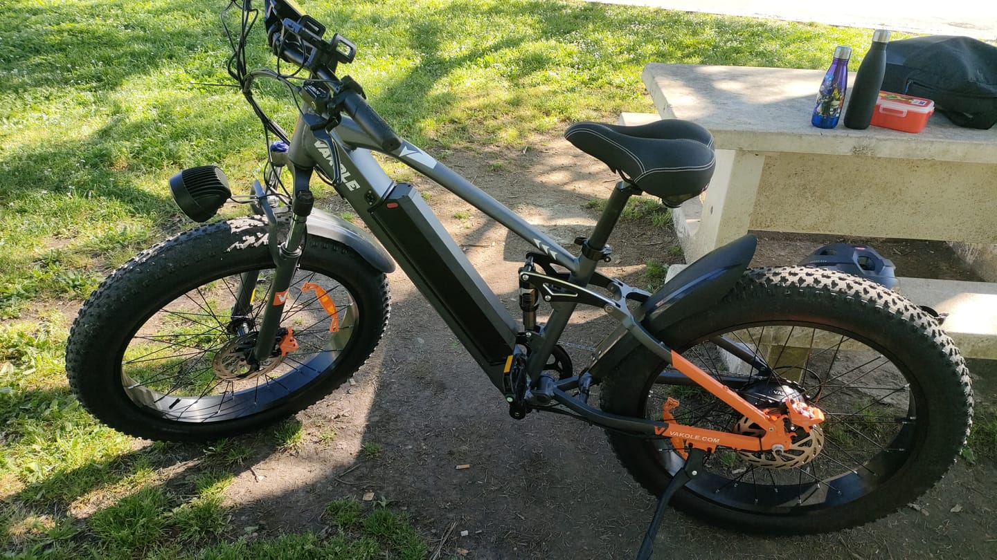 Customer photo review of Vakole CO26 750W 26" Fat Bike 768Wh Full Suspension E-Mountain Bike 48V 16Ah Battery