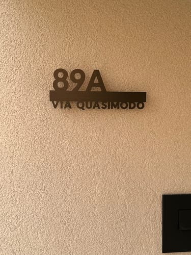 Customer photo review of Numero civico e testo sagomato modello Line 02 Alluminio