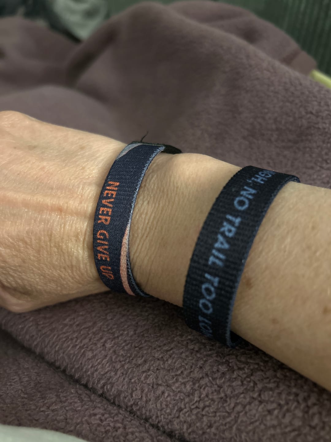 Customer photo review of Never Give Up - Elastisches Armband