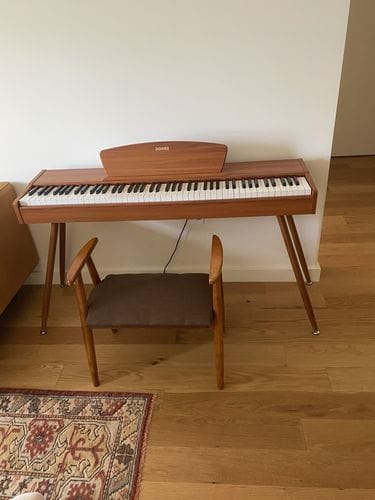 Customer photo review of Donner DDP-80 Upright Digital Piano