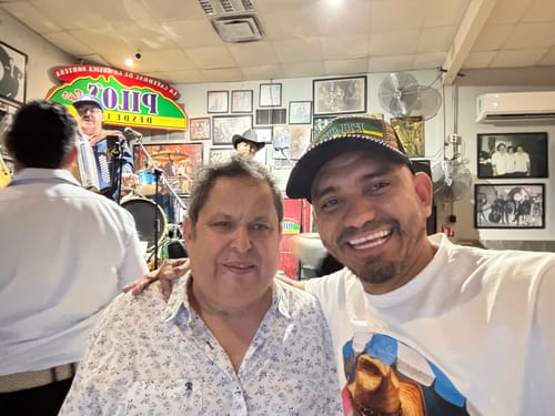 Customer photo review of Playera Labubu Norteño "A MI PLAYA NADIE VIENE"