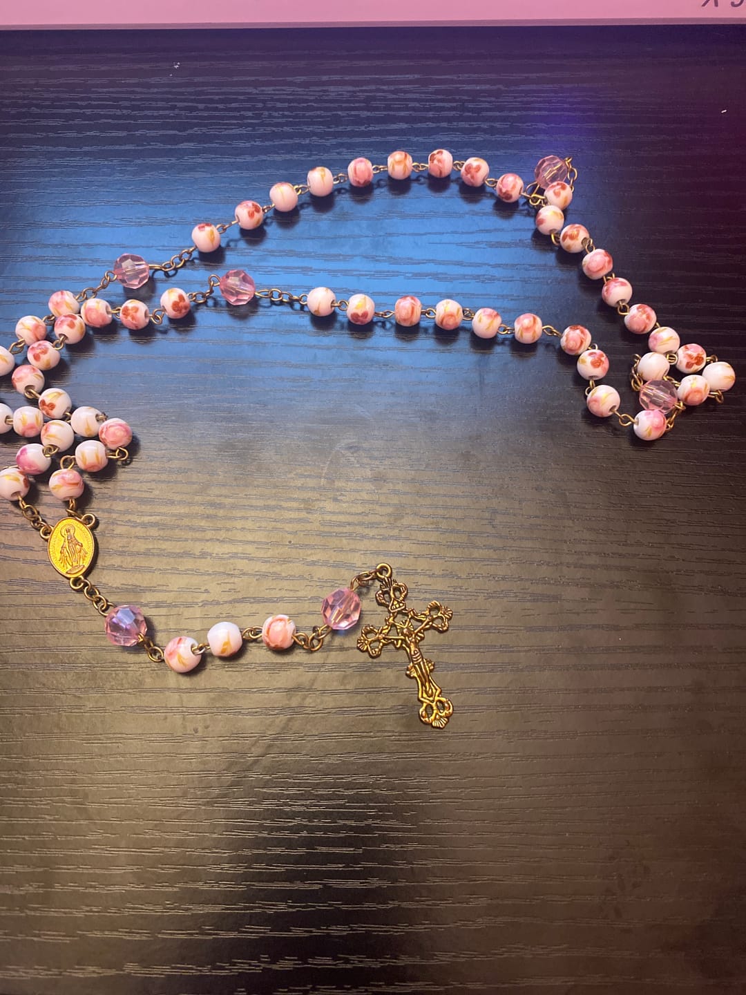 Customer photo review of FREE Today: Miraculous Medal & Crucifix of 8 mm Round Floral Pink Ceramic Alloy Chain Rosary