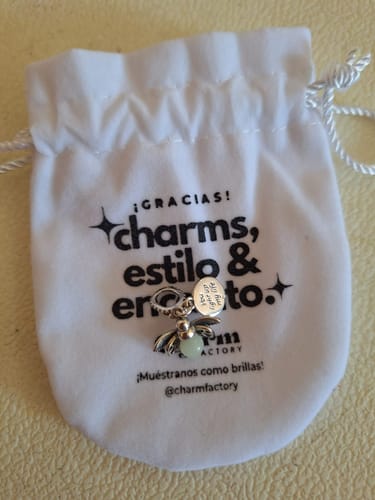 Customer photo review of Charm Luciernaga Evangeline "Iluminas Mi Vida" Fluorescente