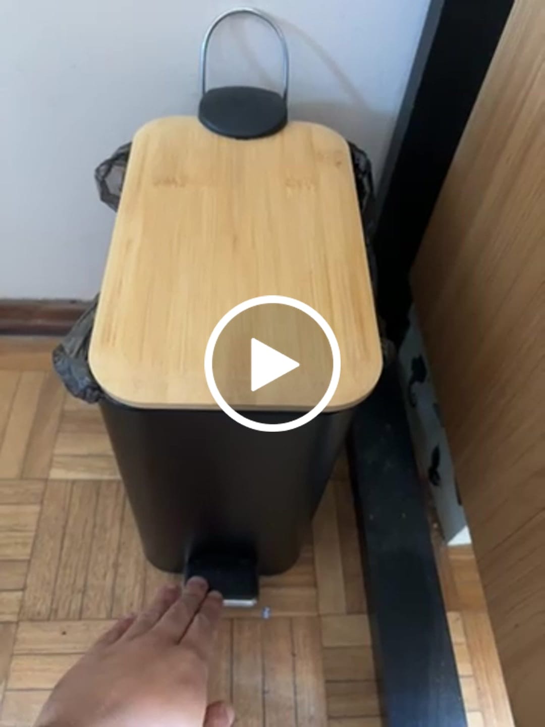Customer video review of Tacho Basura Cesto Residuos 5 Litros Pedal Acero Inoxidable