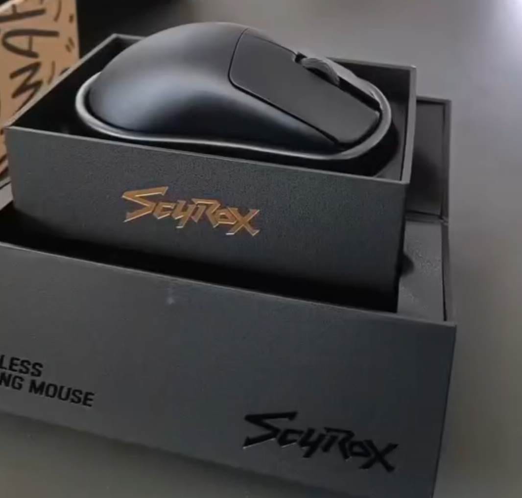 Customer photo review of Scyrox V6 8K Wireless Mouse