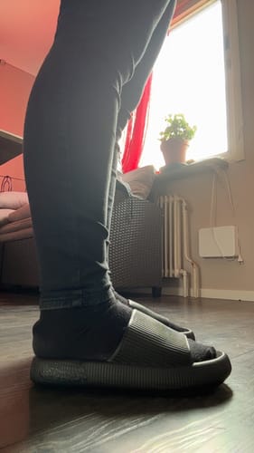 Customer photo review of HappyFlops