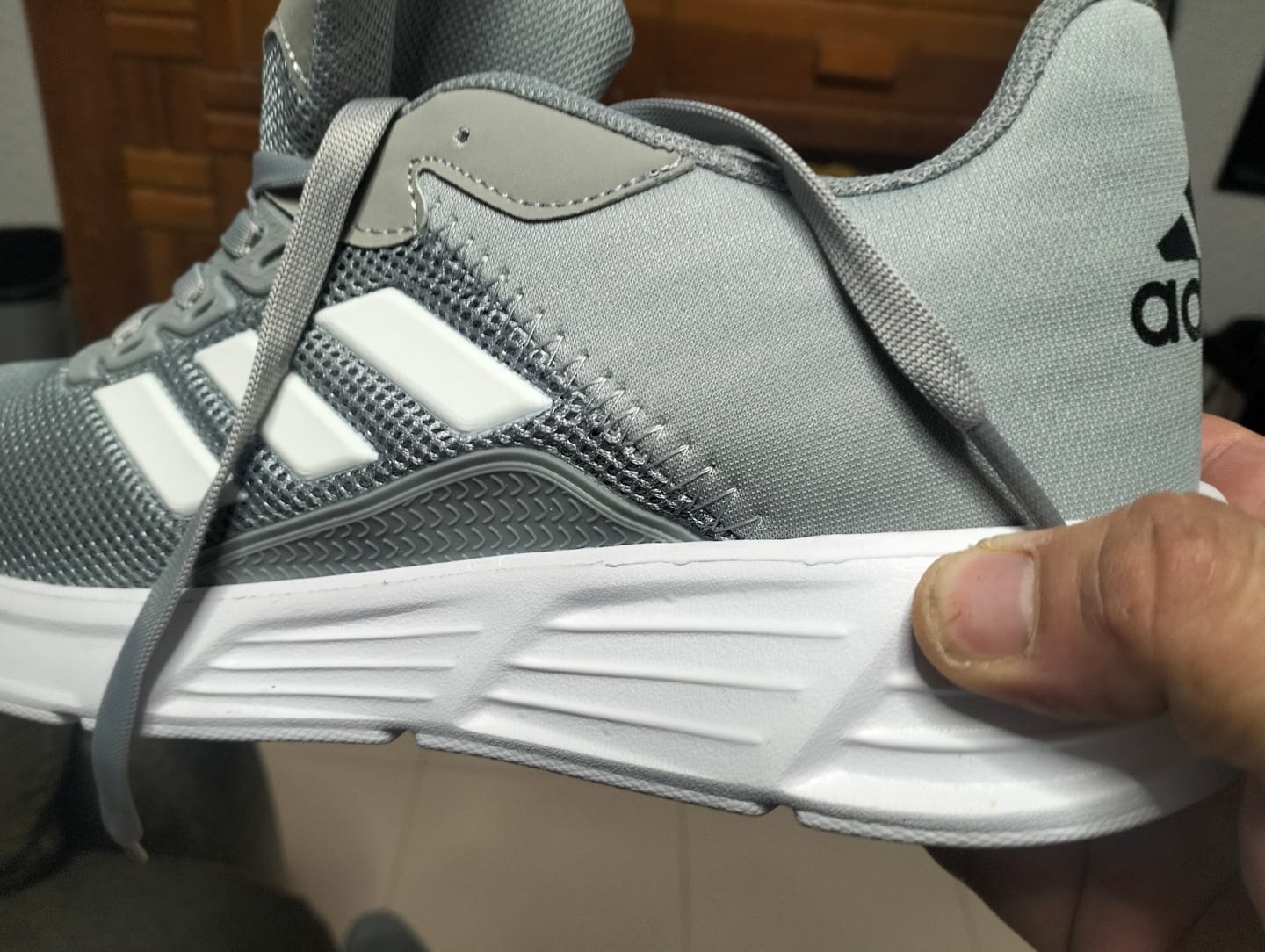 Customer photo review of Tenis 510 Plata Blanco