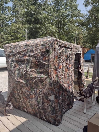 Customer photo review of VisMaster 270° See-through Hunting Blind with No-Trip Door - KOL Exclusive