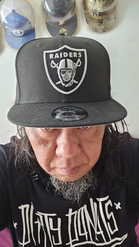 Customer photo review of 9FIFTY Las Vegas Raiders Gray Outline Repreve Black Snapback