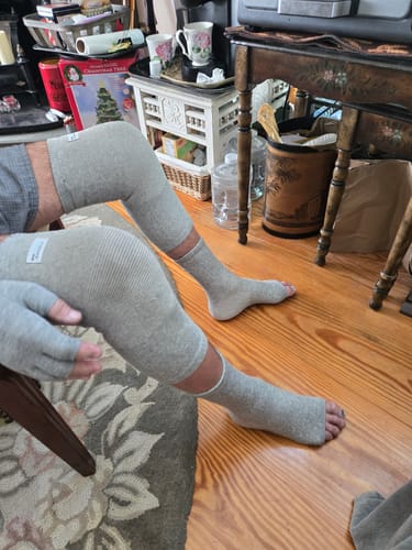 Customer photo review of Premium Bamboo Knee Sleeve (Single)