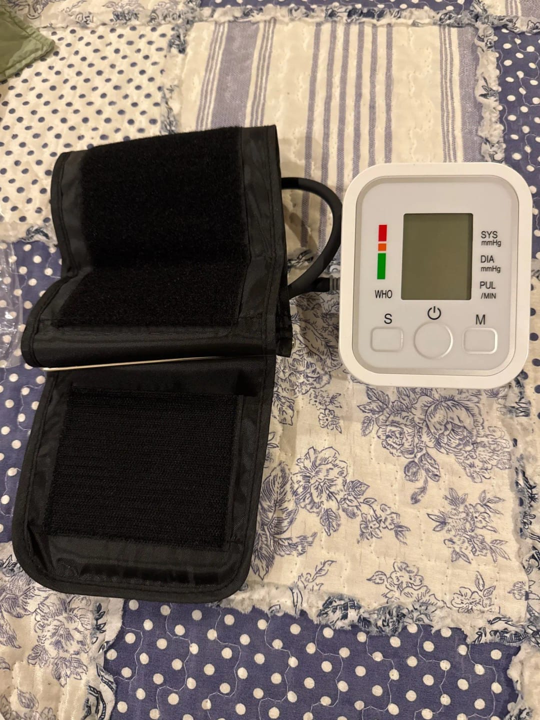 Customer photo review of Tensiómetro Digital Profesional Brazo Exacto +voz En Español