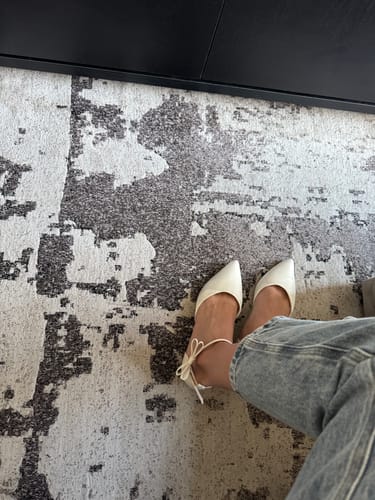 Customer photo review of Sapatilha Noiva Com Laço Velvet Off White