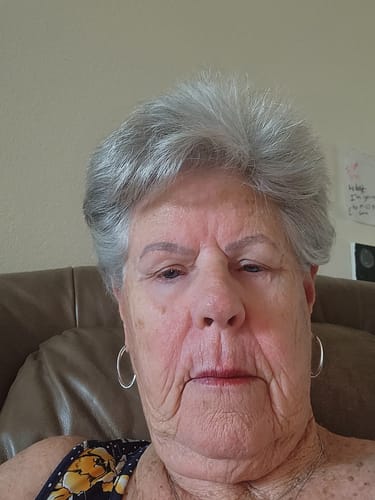 Customer photo review of Emma