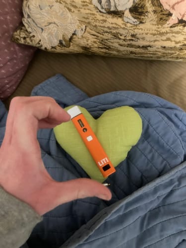Customer photo review of LIT! THC DIAMOND DISPOSABLE VAPE PEN,  3G MANGO KUSH HYBRID