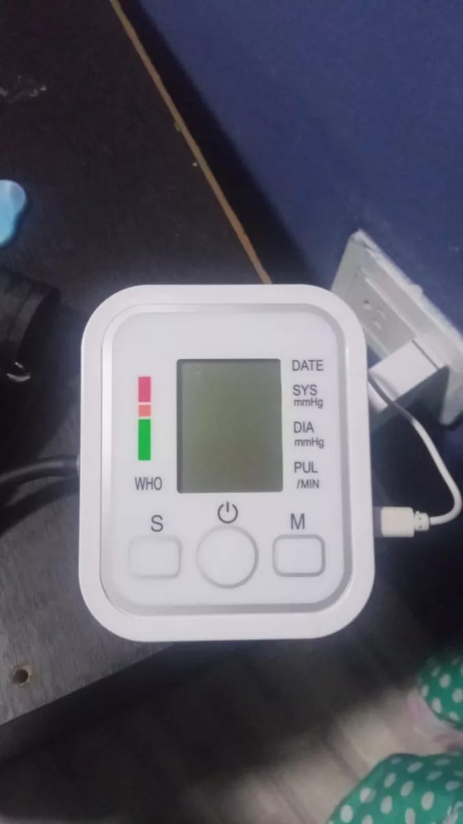 Customer photo review of Tensiómetro Digital Profesional Brazo Exacto +voz En Español