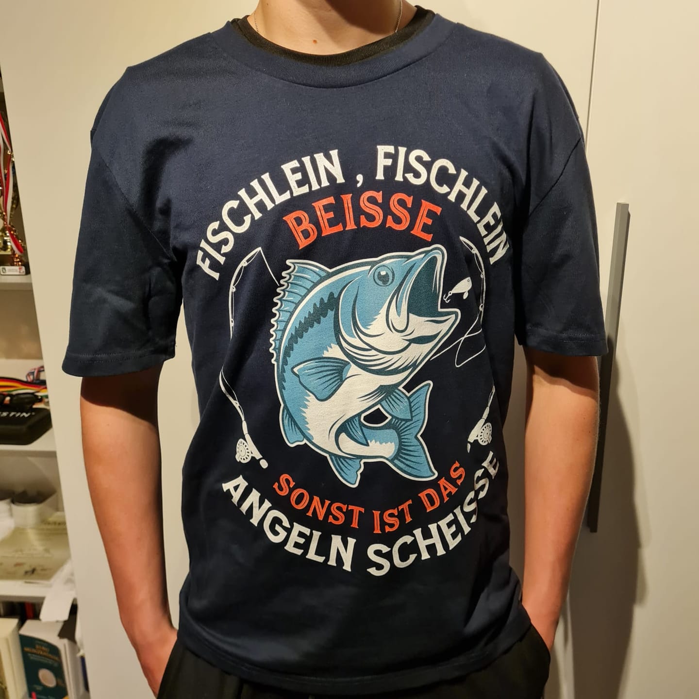 Customer photo review of Fischlein beisse - Premium T-Shirt