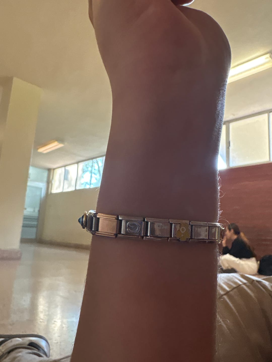 Customer photo review of Charm Inicial Plateada