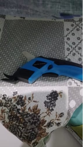 Customer photo review of Electric Fabric Scissors