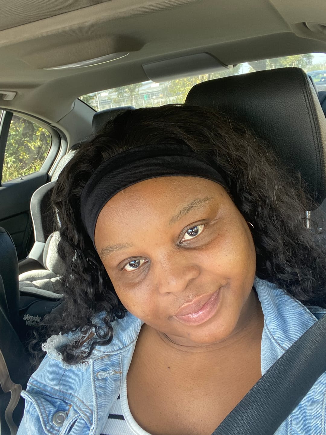 Customer photo review of Gorgeous 20-inch Malaysian Long Curly Wig with Lace Closure - Premium Human Hair