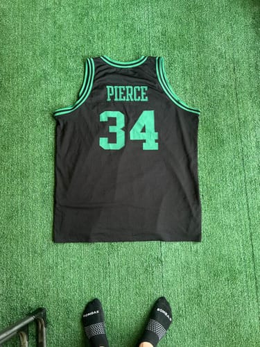 Customer photo review of Wholesale Pro and College Sports Jerseys by LB