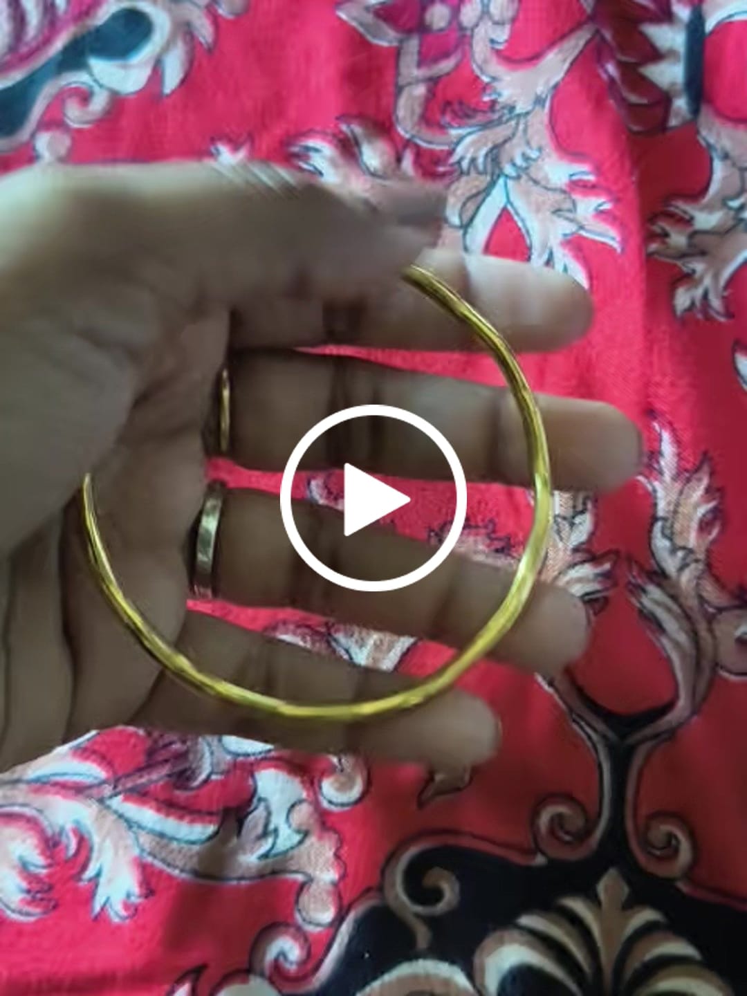 Customer video review of Wave Bracelet