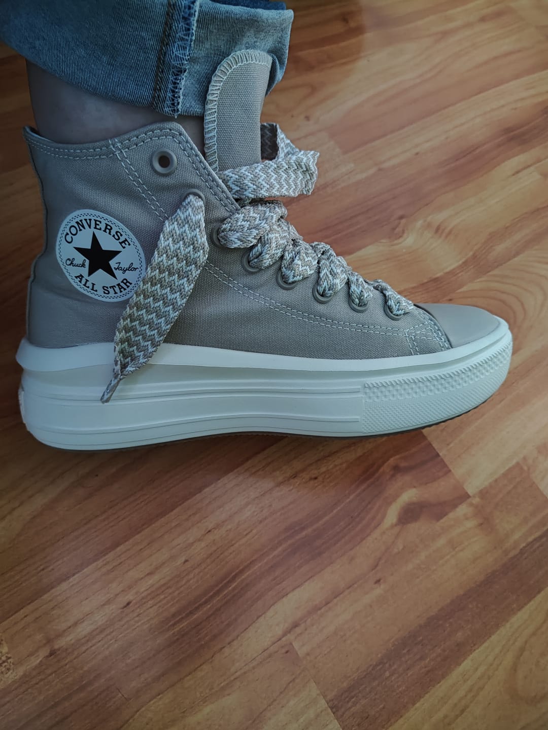 Customer photo review of Zapatillas Converse Chuck Taylor Move Hi Platform Beige