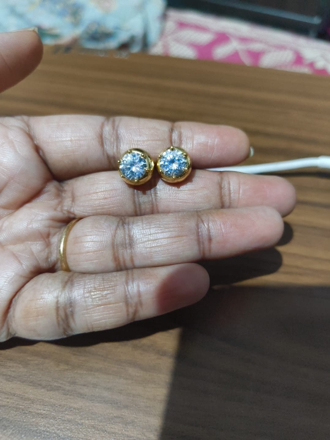 Customer photo review of Classic Gold Solitaire Diamond Studds