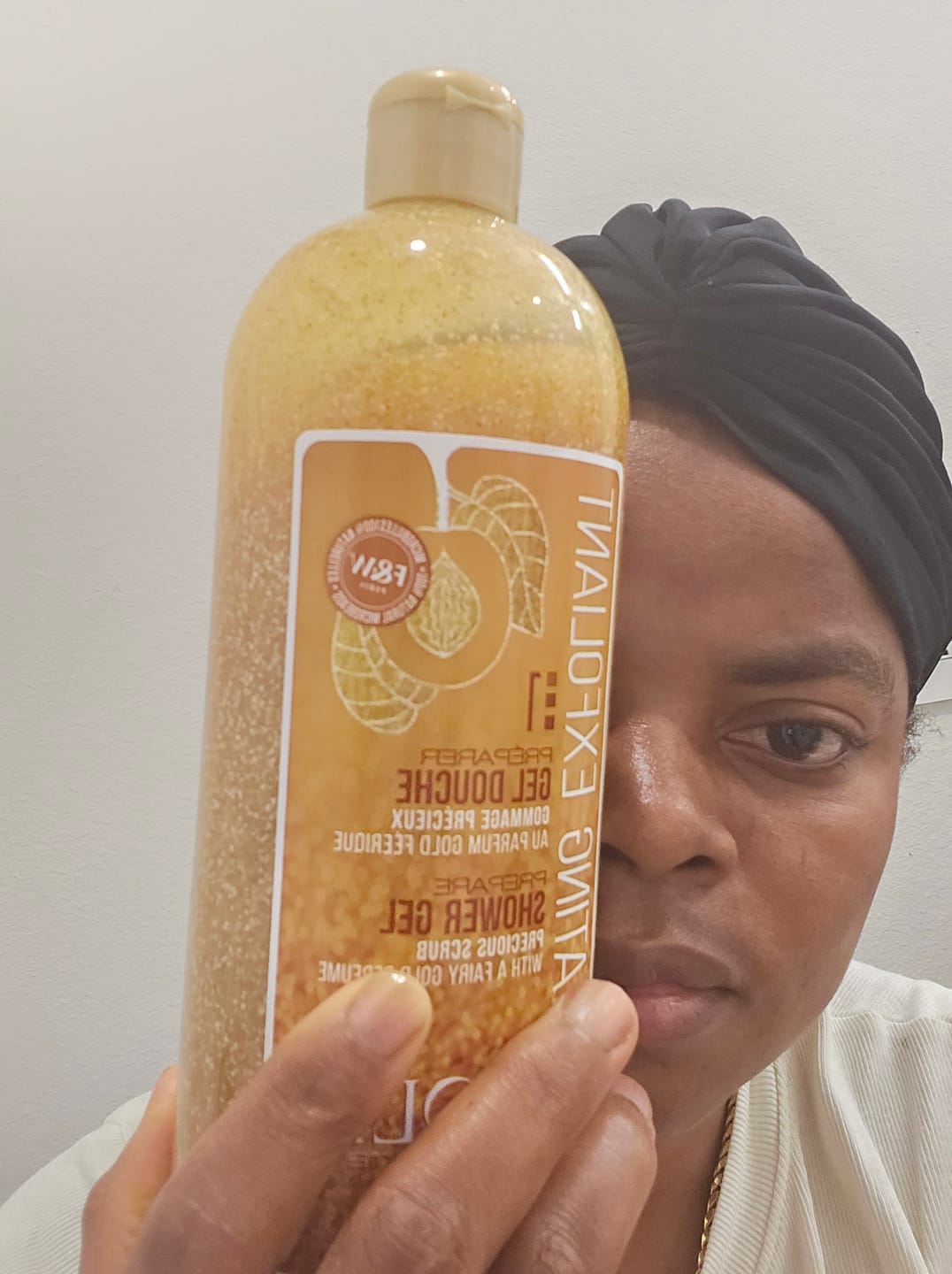Customer photo review of Fair and White 1: Gold Exfoliating Shower Gel Scrub 940ml / 31.8fl.oz