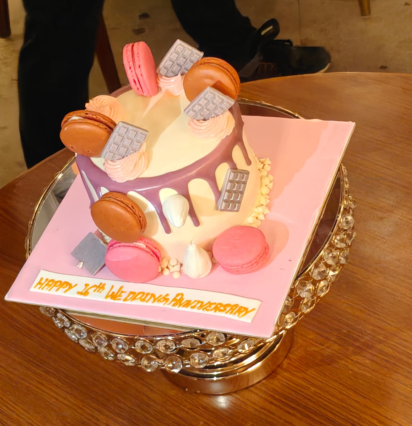 Customer photo review of Purple Drip Macaron Cake