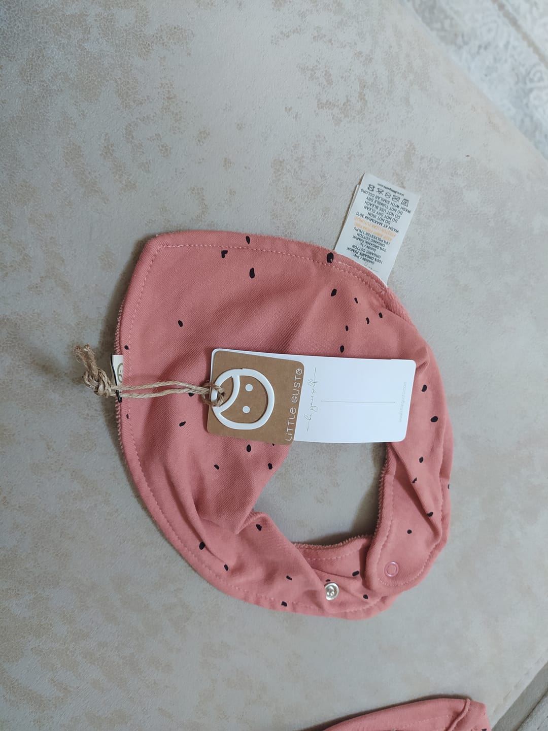 Customer photo review of Organik Pamuk Sıvı Geçirmez Cosmos Pembe Fular Önlük
