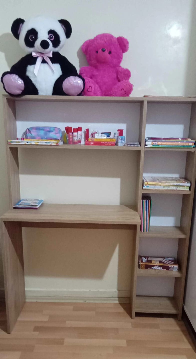 Customer photo review of Rani HA104 Kitaplıklı Raflı Bilgisayar Çalışma Masası Sepet Ceviz