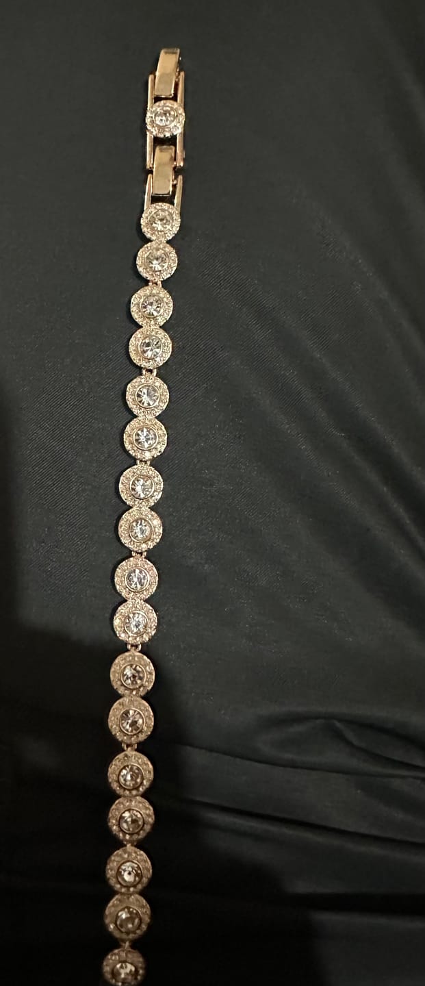Customer photo review of PULSERA CRISTAL SWAROVSKI TENIS ANGELIC HALO ROSE GOLD