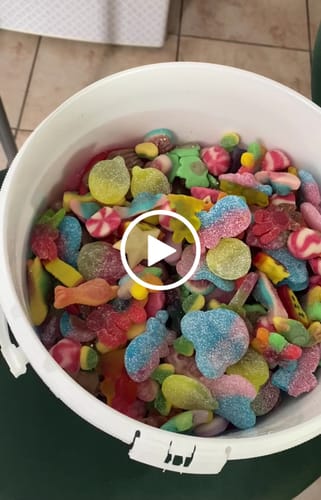 Customer video review of 5kg Mix Your Own Pick n Mix Bucket