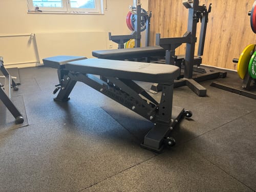 Customer photo review of Riot Utility Bench V2 – 75mm