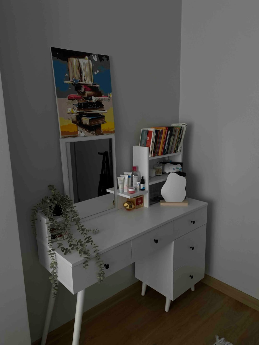 Customer photo review of Rani BJ101 Makyaj Tuvalet Masası 5 Çekmeceli Raflı Aynalı Takı Düzenleyici Puf Takım Beyaz