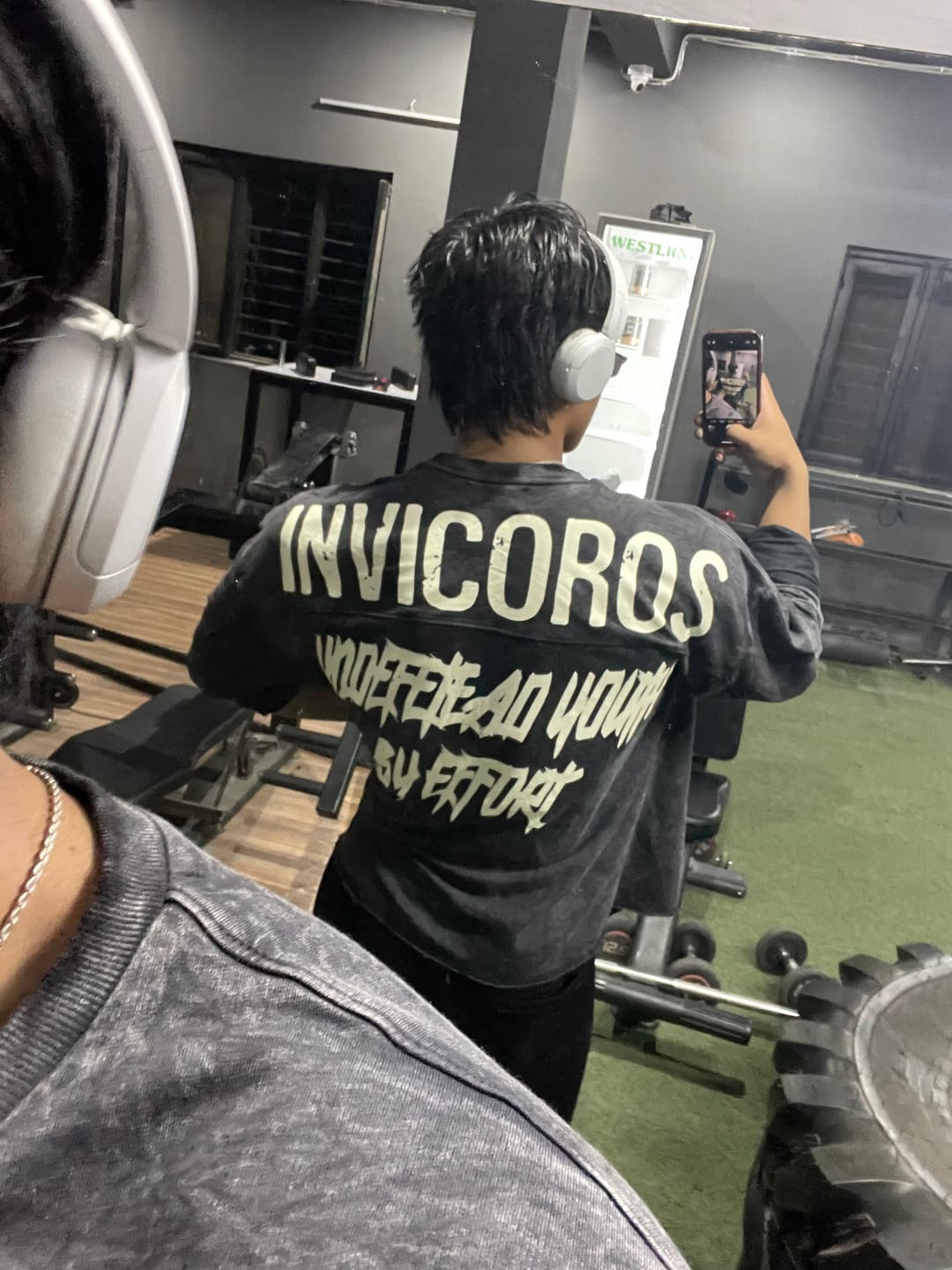 Customer photo review of UNDEFEATED WASHED LONG SLEEVE