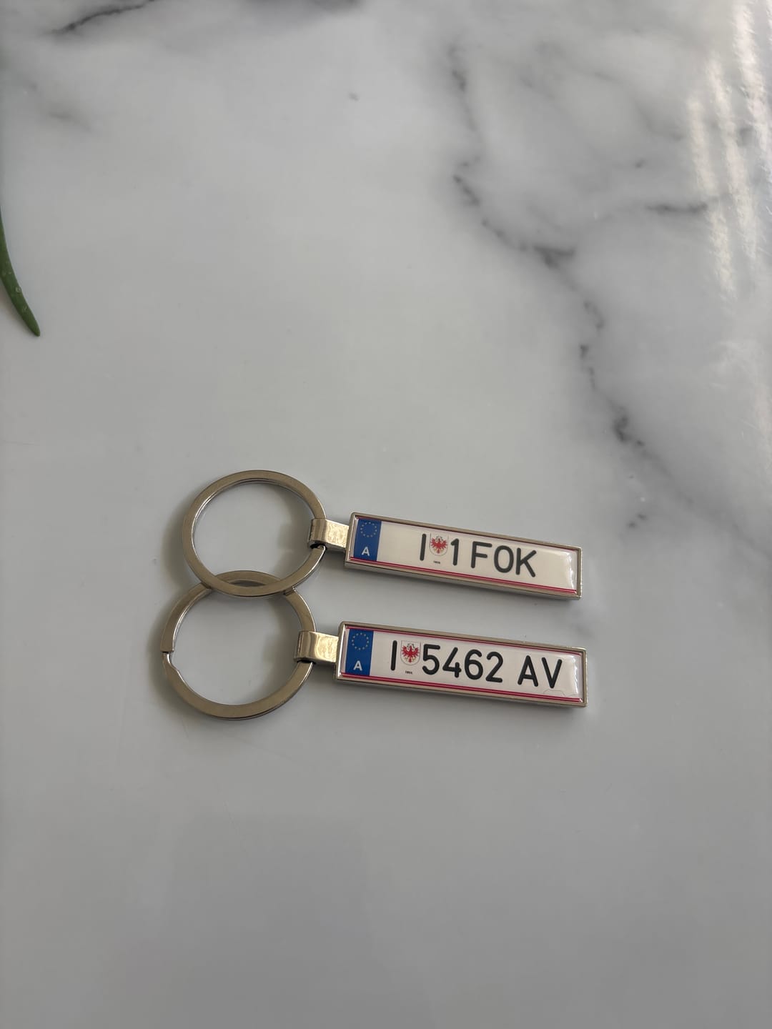 Customer photo review of Österreich Kennzeichen Schlüsselanhänger Mini Nummernschild Metall
